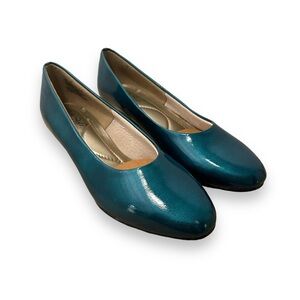 “Angel” by Soft Style®, a Hush Puppies® Company heels